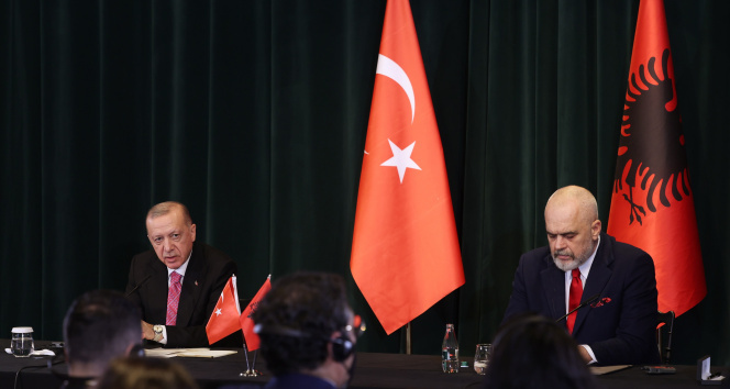 Cumhurbaşkanı Erdoğandan Arnavutlukta önemli FETÖ mesajları