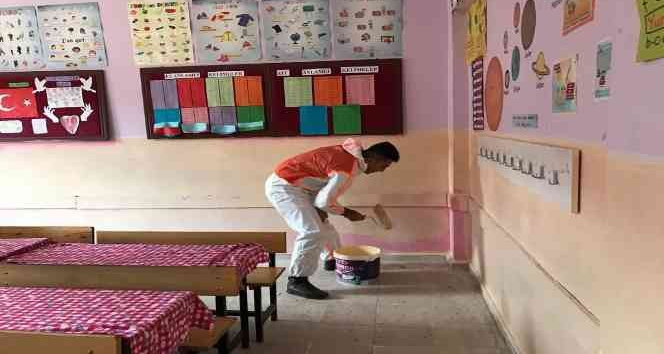 Ücretli öğretmen okuluna enerji katıyor