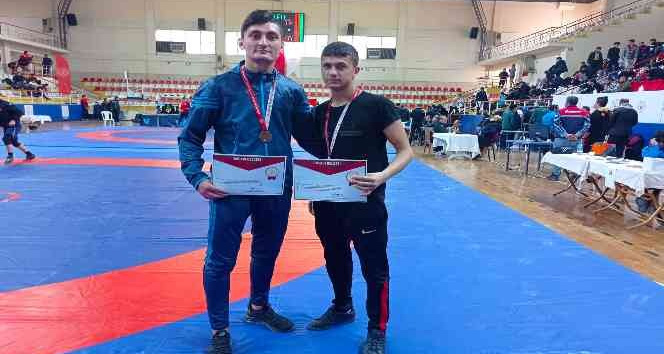 Karamanlı güreşçiler Türkiye finallerinde