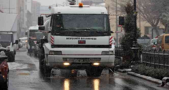 Nevşehir caddeleri solisyonla yıkanıyor