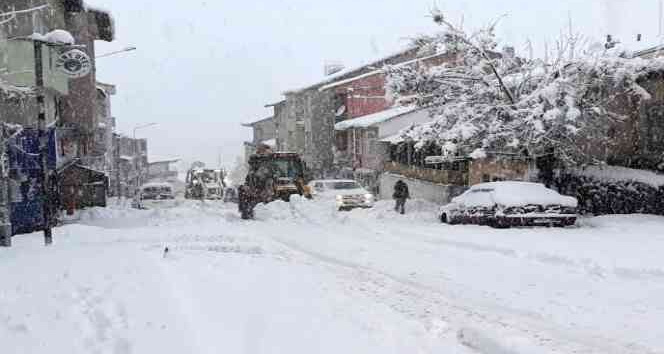 Tunceli’de kar nedeniyle bazı yollar trafiğe kapatıldı