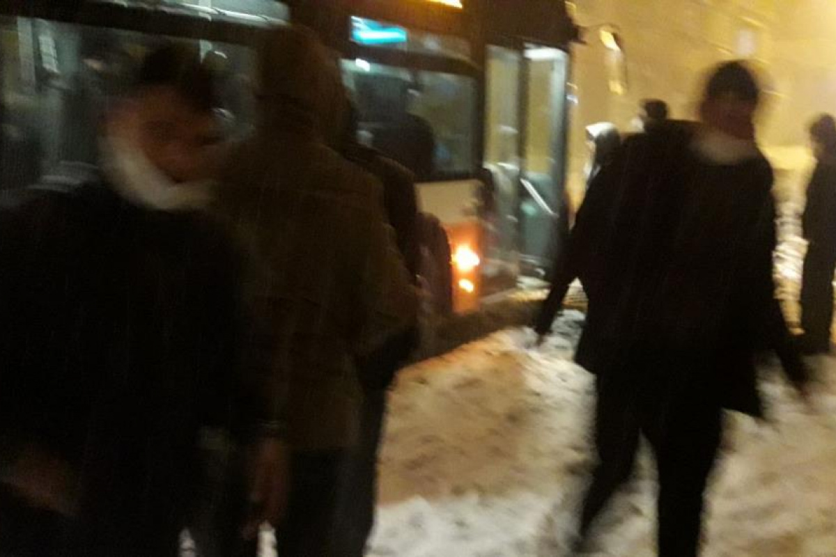 Gaziantepi kar vurdu: Vatandaşlar yolda kalan araçlarda mahsur kaldı