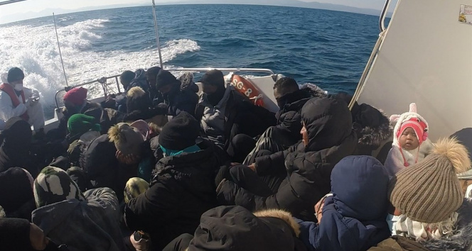 Ayvalıkta 36 göçmen sahil güvenlik tarafından kurtarıldı