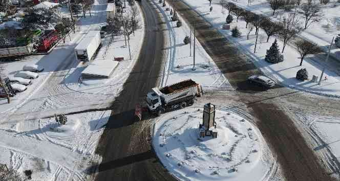 Nevşehir’de kar temizliği aralıksız devam ediyor
