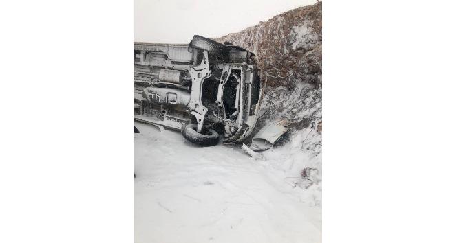 Şırnak’ta kar yağışı kazaya neden oldu: 5 yaralı