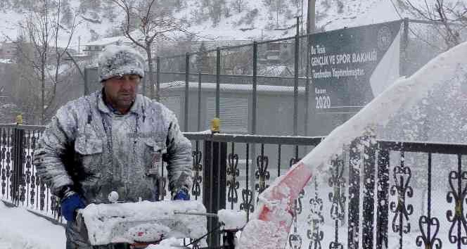 Doğu Karadeniz’de bin 61 köy ve mahalle yolu kar nedeniyle ulaşıma kapandı