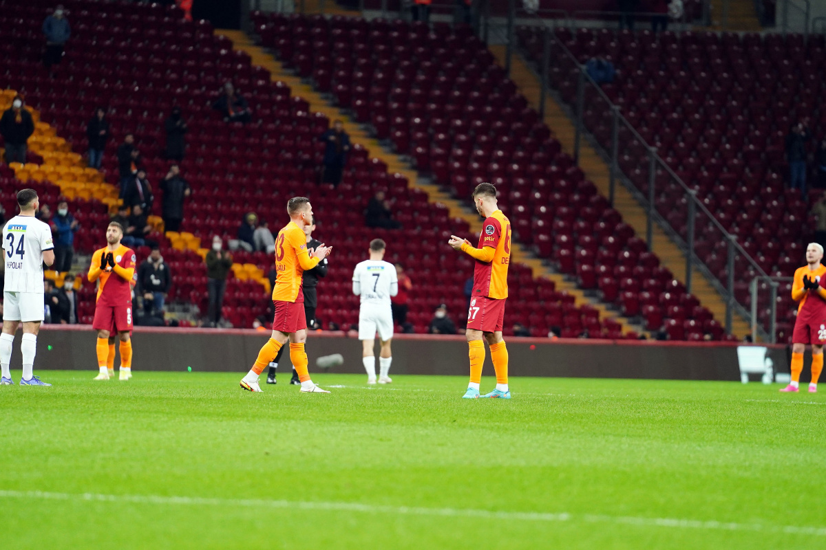 Galatasaray son 11 maçta 1 galibiyet aldı