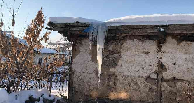 Tufanbeyli’de kardan sonra dondurucu soğuk başladı