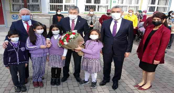 Osmaniye’de 137 bin öğrenci karne heyecanı yaşadı