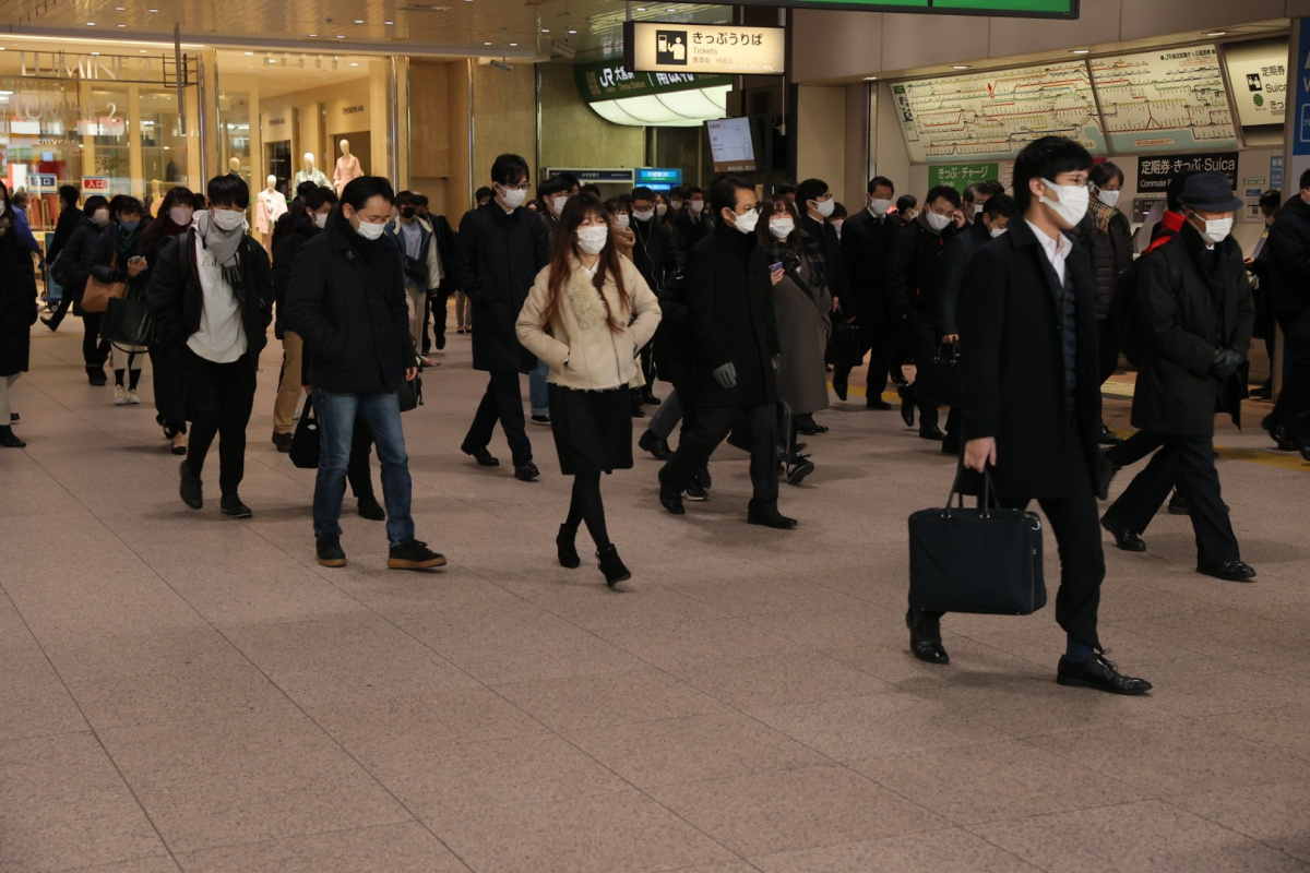 Japonya'da yarı OHAL'e rağmen insan trafiği azalmadı
