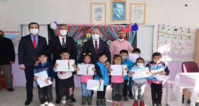 Kırşehir’de 42 bin 201 öğrenci karne heyecanı yaşadı