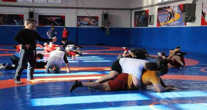 U23 Serbest Güreş Milli Takımı’nın hedefi Avrupa’da ilk 3