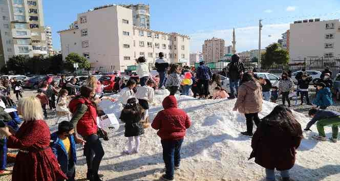 Çocuklar mektupla kar istedi, Başkan Tarhan karne günü sürpriz yaptı