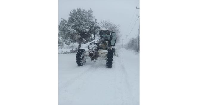 Yalova’da ekiplerin kar mesaisi