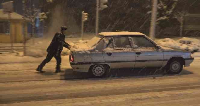 Bafra’da yoğun kar yağışı