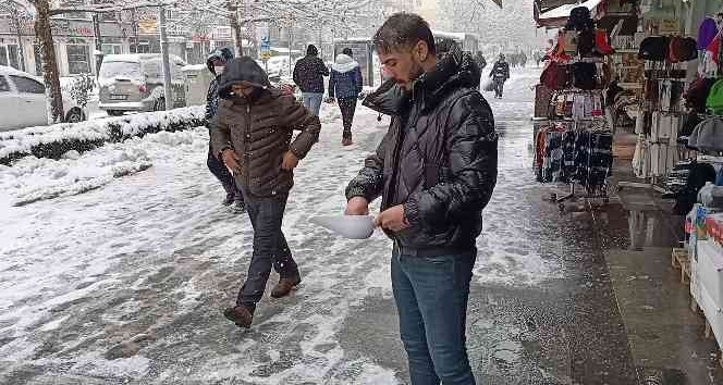 Esnaf buzlanmaya karşı çareyi kendi buldu