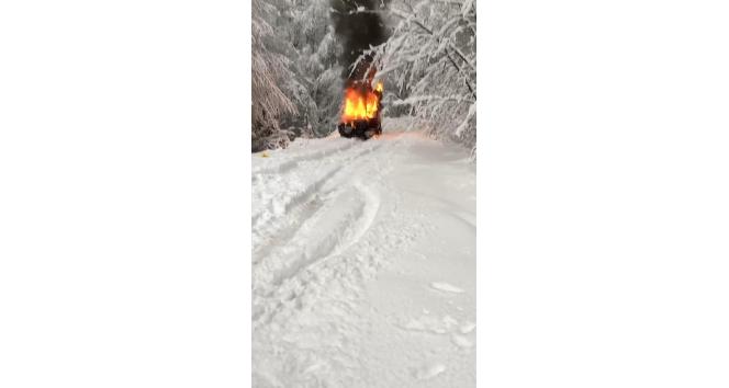 Delmece Yaylası’na çıkmaya çalışan cip alev alev yandı