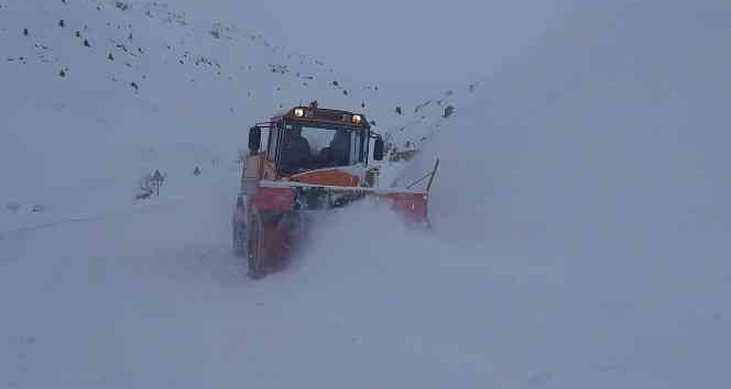 Tunceli-Hozat yolu araç trafiğine kapatıldı