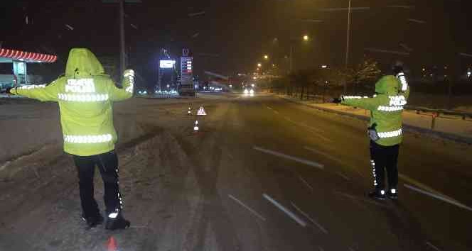 Kırıkkale-Kırşehir kara yolu tır geçişlerine kapatıldı