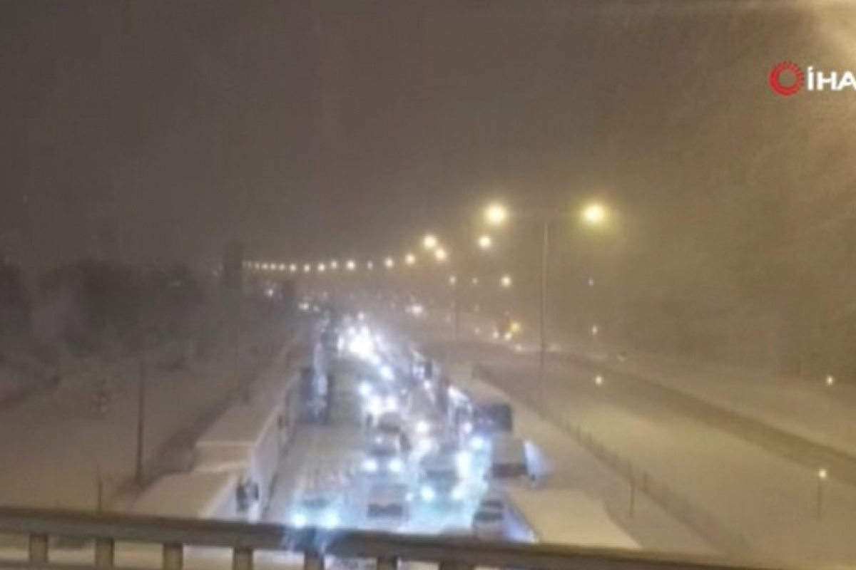 İstanbul - Ankara yolu her iki yönden trafiğe açıldı