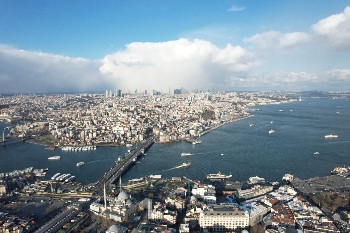 Kar yağışı İstanbul'da masalsı görüntüler oluşturdu