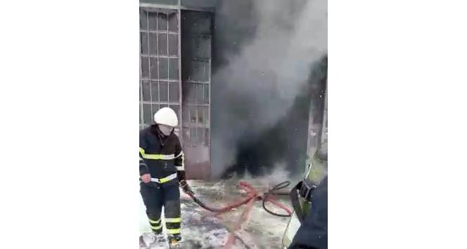 Kırşehir’de oto sevisinde yangın