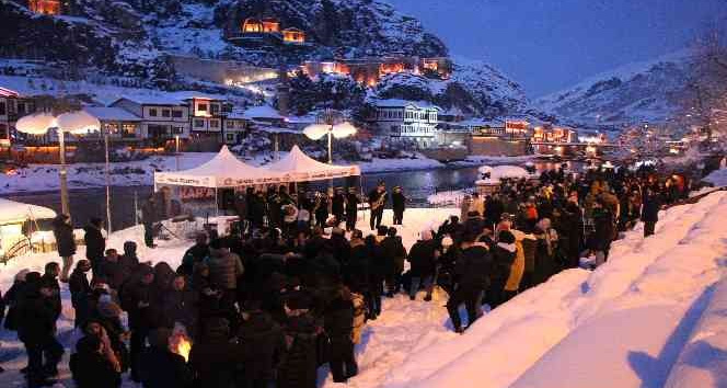 Amasyalılar kar yağışını konserle kutladı