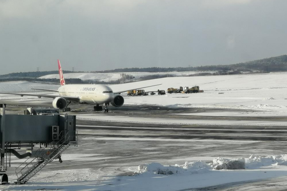 İstanbul Havalimanı'nda 13.00'e kadar uçuşlar durduruldu