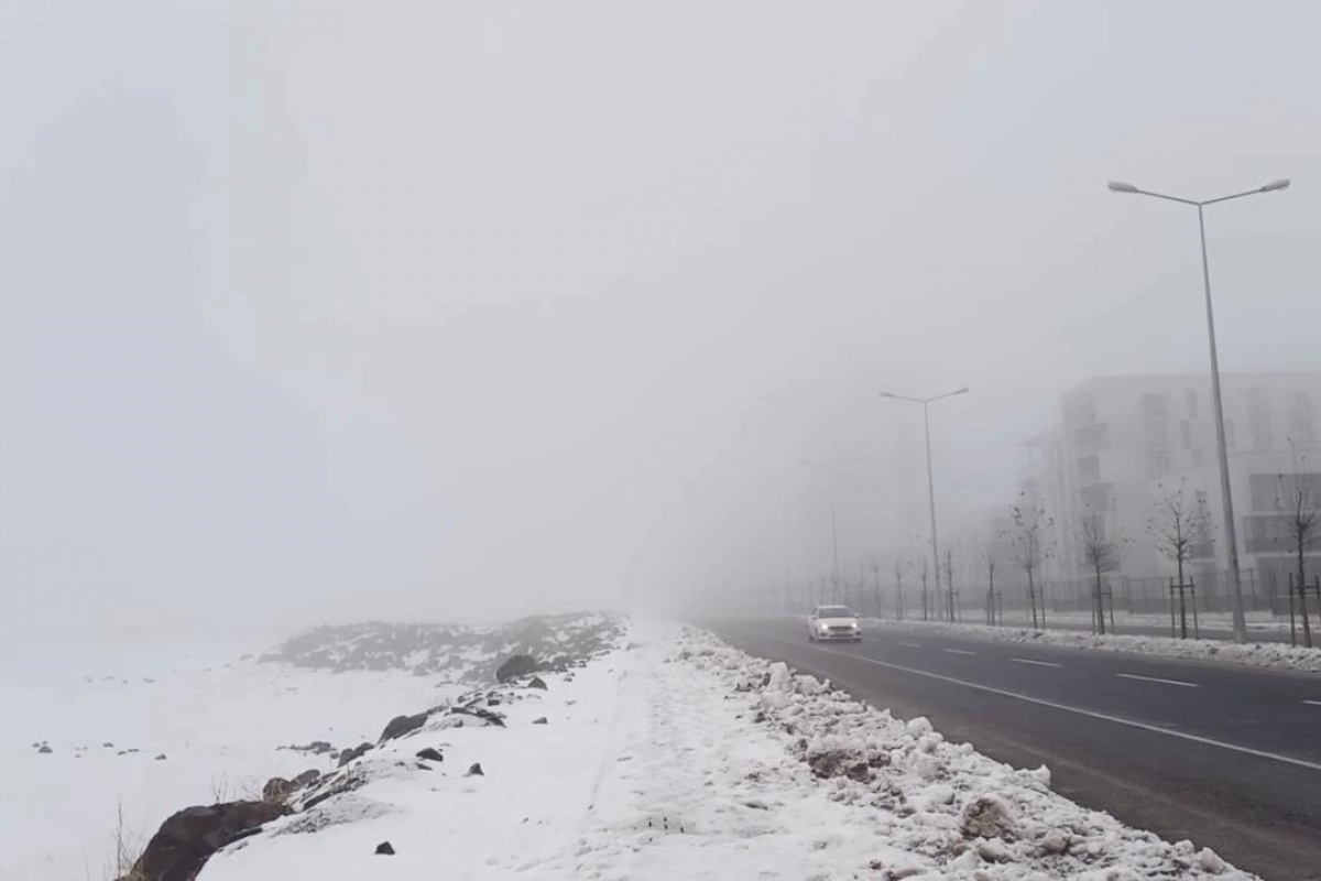 Kar yağışı sonrası sis Diyarbakır'ı esir aldı, uçak seferleri iptal oldu