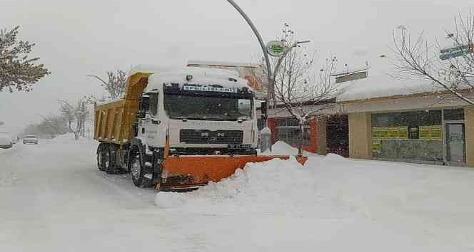 Tunceli’de 157 köy yolunu ulaşıma açma çalışmaları sürüyor