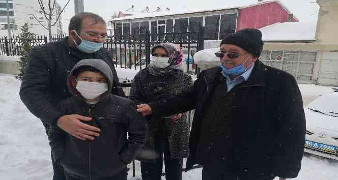 Öğrencisini dövdüğü anlar kameraya yansıyan öğretmenin davası başladı