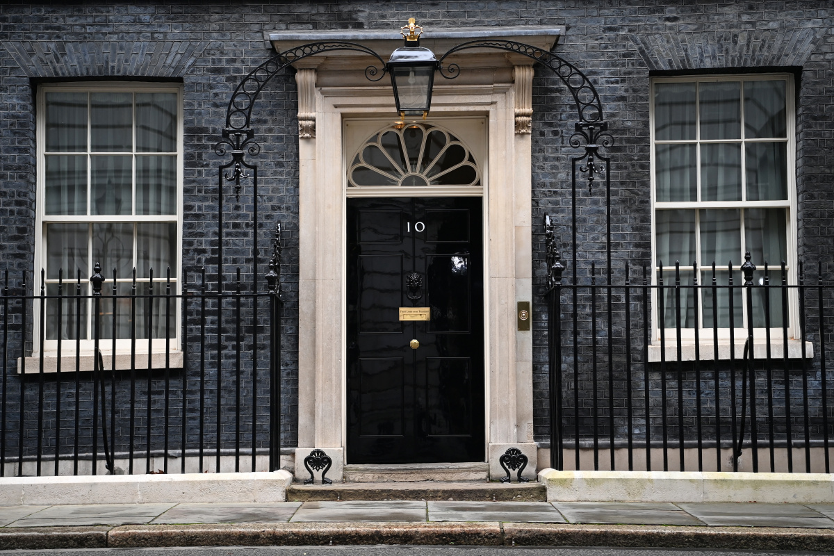 İngiltere'de karantina döneminde başbakanlıkta düzenlenen partilerle ilgili soruşturma