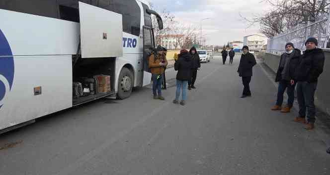 İstanbul’a araç trafiği açıldı, KYK yurtlarında kalan vatandaşlar evlerine gitmek için yola çıktı