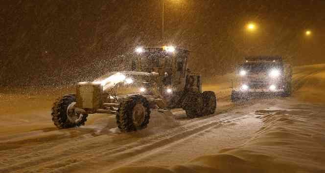Karla mücadele gece boyu devam etti