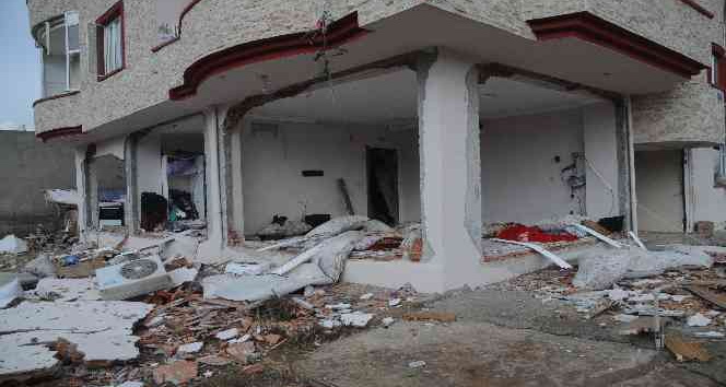 Cizre’de iki katlı evde tüp patladı:3 Yaralı