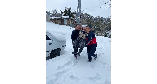Donmak üzere olan 90 yaşındaki kadını itfaiye kurtardı