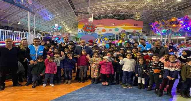 Siirt’te yetim çocuklar aileleriyle birlikte eğlendi