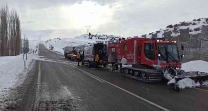 Karlı bölgedeki kalp hastasına paletli ambulans ile ulaşıldı