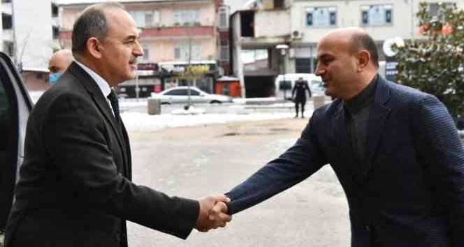 Altınova’yı ziyaret eden Vali Erol’dan canla başla çalışan ekiplere teşekkür etti