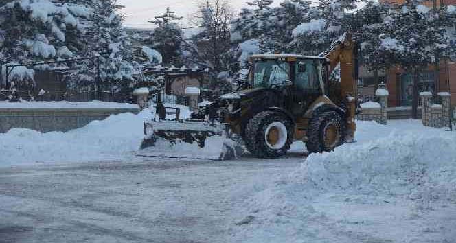 Karla mücadele aralıksız sürüyor