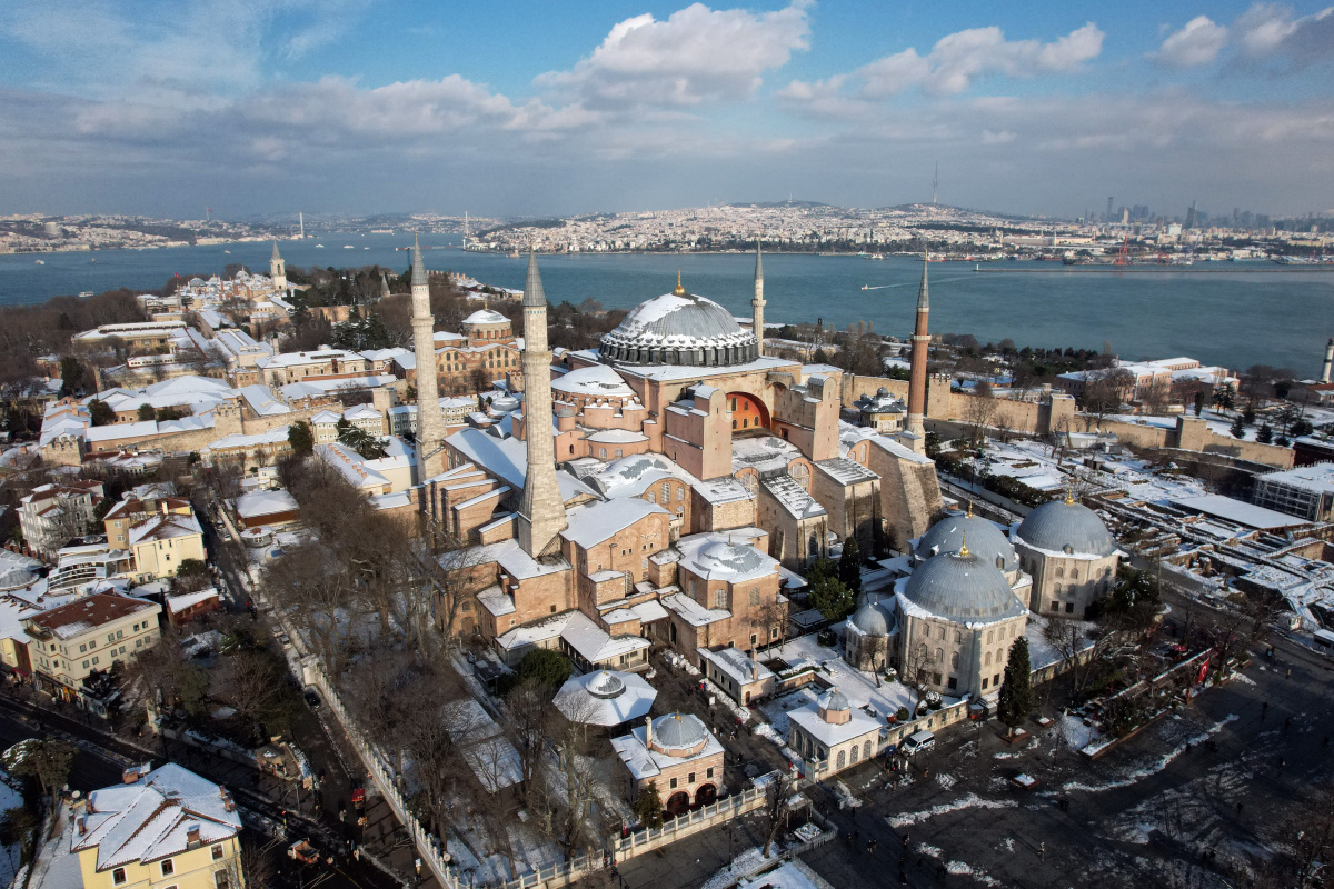 İstanbul’da kar fırtınasından geriye eşsiz manzaralar kaldı