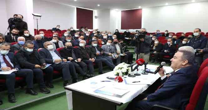 Başkan Böcek: “Finike’ye yakışır Cumhuriyet Meydanı yapacağız”