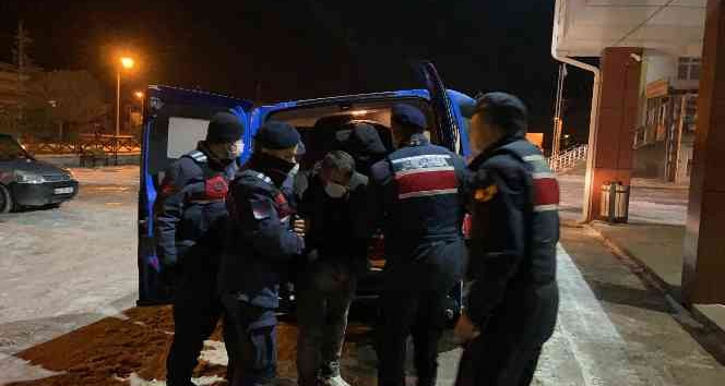 3 hırsızlık şüphelisi, 8’inci soygunda suçüstü yakalandı