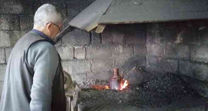 O Giresun’un son bakır ibrik ustası