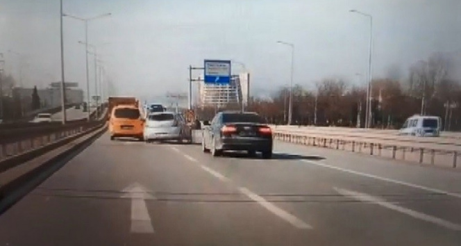 Maltepe’de E-5'te art arda makas attı, o anları arkadaşı görüntüledi