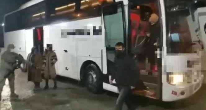 Bitlis’te 11 yabancı uyruklu göçmen yakalandı