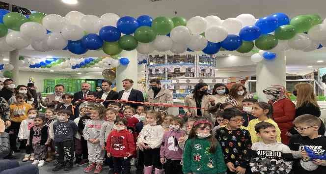 Bahçelievler’de ilk ‘Kapalı Çocuk Oyun ve Eğlence Parkı’ açıldı