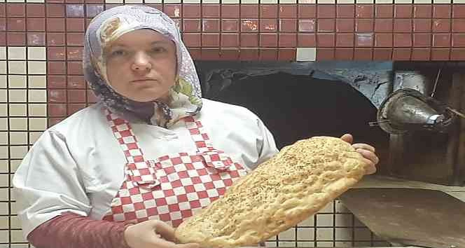 Ekmeğini ekmekten çıkarıyor