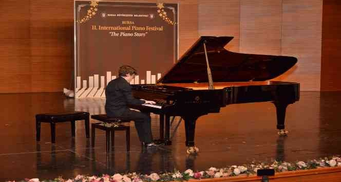 Piyanonun yıldızları Bursa’da sahne aldı