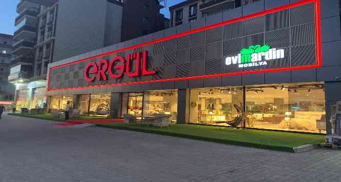 Mardin’de mobilya mağazasından 14 Şubat Sevgililer Günü özel indirimi